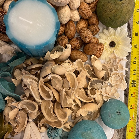 Vase and bowl filler and candle. - Picture 6 of 6